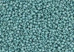 TOHO - Round 11/0 : Opaque-Rainbow Turquoise  TR-11-413